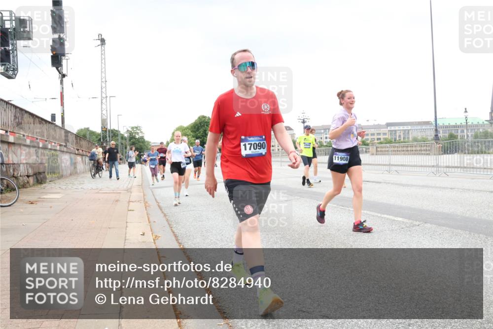 29.06.2025 - hella hamburg halbmarathon Lena Gebhardt http://msf.ph/oto/8284940 29.06.2025 10:55:16 Lombardsbrücke 17090, 6944, 11908, 1013, 1873, 1917, 2090, 2452, 2566, 3002, 3115, 3157, 3274, 3577, 4039, 4191, 4192, 4628, 5040, 5392, 5483, 5487, 5500, 5727, 6395, 6396, 6839, 6944, 7219, 7238, 7680, 7766, 8186, 8403, 8519, 8626, 9596, 9614, 9618, 9857, 9858, 10109, 10458, 10559, 10686, 10885, 11109, 11226, 11737, 11788, 11908, 12147, 12148, 12240, 12902, 13098, 13230, 13283, 13548, 13944, 13945, 13979, 13980, 14515, 14727, 15152, 15160, 16385 meine-sportfotos.de