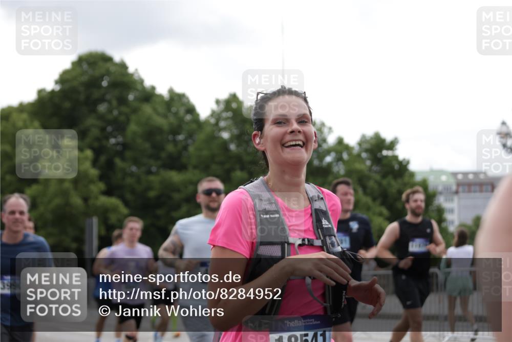 29.06.2025 - hella hamburg halbmarathon Jannik Wohlers http://msf.ph/oto/8284952 29.06.2025 10:35:32 Lombardsbrücke 1036, 1108, 1183, 1336, 1775, 2352, 2520, 2811, 2827, 3401, 3598, 3990, 4326, 4413, 4798, 6021, 6184, 6845, 7304, 8333, 8356, 8947, 9432, 9744, 9819, 10047, 10119, 10567, 11187, 11198, 11979, 12097, 12342, 12408, 12430, 12869, 13318, 13492, 13602, 14134, 14189, 14955, 15248, 15281, 15612, 15827, 15830, 16487, 16570, 16571, 17635, 17817, 18541, 18570, 18688 meine-sportfotos.de