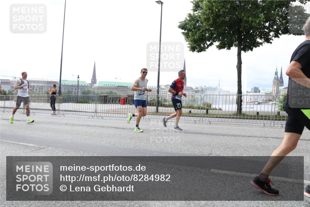 29.06.2025 - hella hamburg halbmarathon Lena Gebhardt http://msf.ph/oto/8284982 29.06.2025 10:35:33 Lombardsbrücke 4333, 6746, 18269, 71, 1108, 1336, 1497, 1717, 1730, 1786, 1821, 2001, 2198, 2352, 2376, 2425, 2751, 2787, 2811, 3243, 3828, 3958, 4333, 4564, 4703, 4704, 4902, 4965, 5027, 5147, 5240, 5531, 5793, 6021, 6029, 6189, 6365, 6381, 6471, 6746, 6803, 6859, 6867, 7267, 7304, 7382, 7927, 8249, 8296, 8333, 8567, 9342, 9470, 9803, 9806, 9819, 10393, 10531, 10565, 10652, 11233, 11320, 11359, 11565, 11838, 11839, 11886, 12026, 12062, 12326, 12408 meine-sportfotos.de