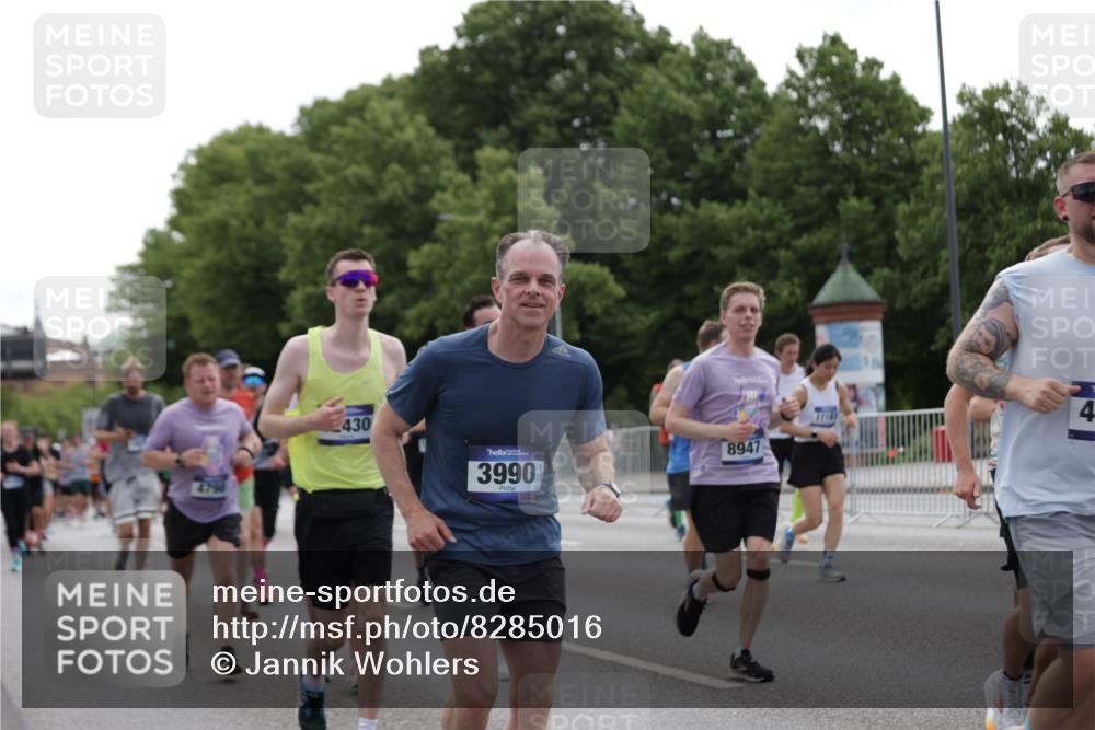 29.06.2025 - hella hamburg halbmarathon Jannik Wohlers http://msf.ph/oto/8285016 29.06.2025 10:35:32 Lombardsbrücke 1036, 1108, 1183, 1336, 1775, 2352, 2520, 2811, 2827, 3401, 3598, 3990, 4326, 4413, 4798, 6021, 6184, 6845, 7304, 8333, 8356, 8947, 9432, 9744, 9819, 10047, 10119, 10567, 11187, 11198, 11979, 12097, 12342, 12408, 12430, 12869, 13318, 13492, 13602, 14134, 14189, 14955, 15248, 15281, 15612, 15827, 15830, 16487, 16570, 16571, 17635, 17817, 18541, 18570, 18688 meine-sportfotos.de