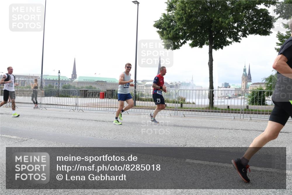 29.06.2025 - hella hamburg halbmarathon Lena Gebhardt http://msf.ph/oto/8285018 29.06.2025 10:35:33 Lombardsbrücke 433, 6746, 71, 1108, 1336, 1497, 1717, 1730, 1786, 1821, 2001, 2198, 2352, 2376, 2425, 2751, 2787, 2811, 3243, 3828, 3958, 4333, 4564, 4703, 4704, 4902, 4965, 5027, 5147, 5240, 5531, 5793, 6021, 6029, 6189, 6365, 6381, 6471, 6746, 6803, 6859, 6867, 7267, 7304, 7382, 7927, 8249, 8296, 8333, 8567, 9342, 9470, 9803, 9806, 9819, 10393, 10531, 10565, 10652, 11233, 11320, 11359, 11565, 11838, 11839, 11886, 12026, 12062, 12326, 12408 meine-sportfotos.de