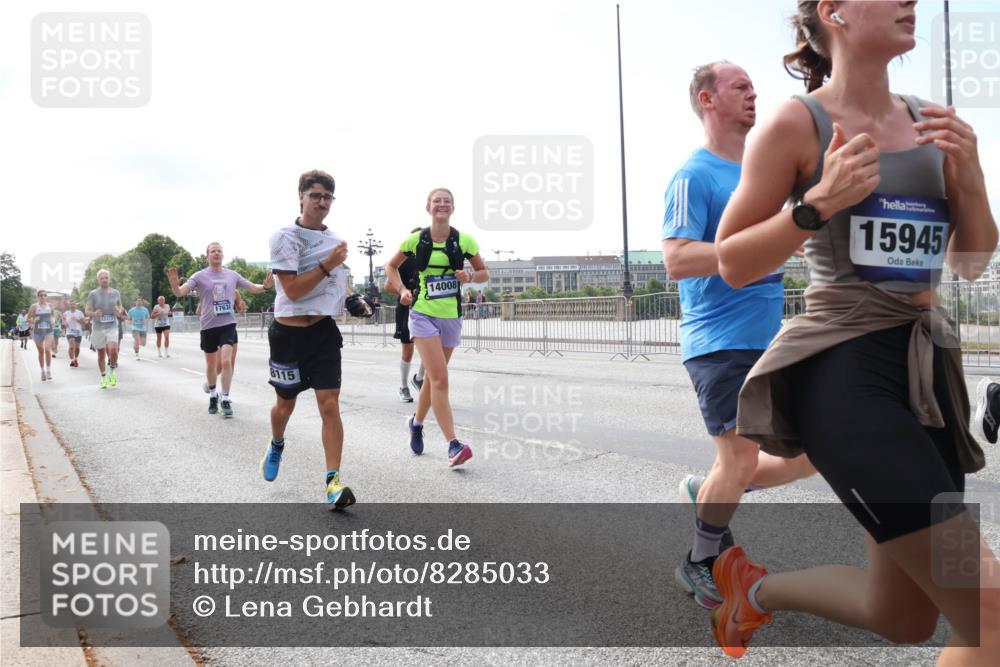29.06.2025 - hella hamburg halbmarathon Lena Gebhardt http://msf.ph/oto/8285033 29.06.2025 10:11:45 Lombardsbrücke 1328, 1531, 1866, 1992, 3363, 3837, 4227, 5379, 5605, 7571, 8115, 8368, 8807, 8810, 9119, 9191, 9428, 10042, 10372, 10409, 10428, 11321, 11507, 11537, 11755, 11917, 12286, 12473, 13177, 13203, 13542, 13603, 13939, 13958, 14008, 14149, 14384, 15797, 15945, 16383, 17080, 17638, 17774, 17787, 17866, 18261, 18278, 18382, 18395, 19172 meine-sportfotos.de