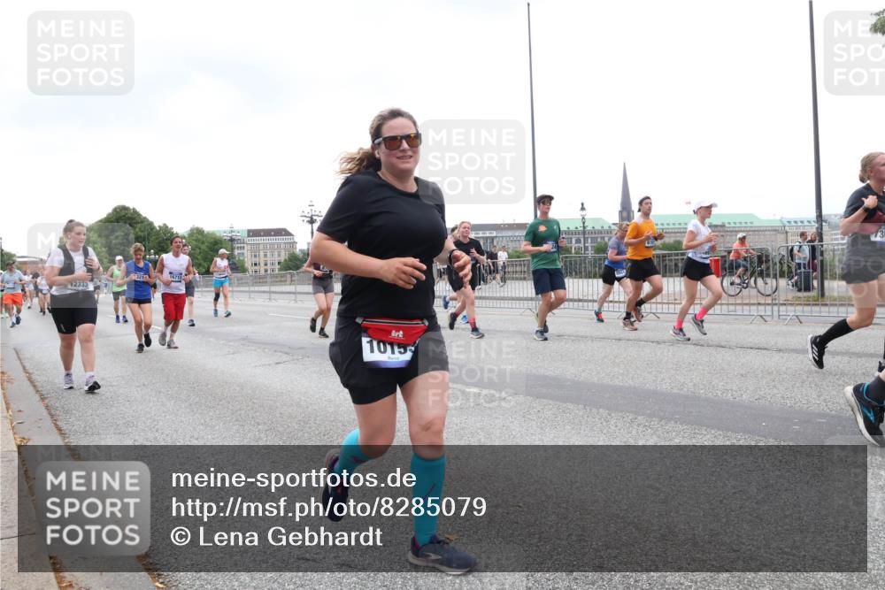 29.06.2025 - hella hamburg halbmarathon Lena Gebhardt http://msf.ph/oto/8285079 29.06.2025 10:46:35 Lombardsbrücke 1363, 1371, 1375, 1429, 1465, 1532, 1608, 1720, 1837, 1999, 2162, 2320, 2423, 2500, 2697, 2813, 2951, 3277, 3406, 3407, 3410, 3469, 3734, 3823, 4119, 4202, 4296, 4342, 4355, 4448, 4604, 5697, 5700, 5854, 6068, 6124, 6161, 6740, 7303, 7364, 7368, 7374, 7412, 7767, 7827, 7960, 7983, 8047, 8477, 8551, 8553, 8700, 9129, 9337, 9445, 9691, 10153, 10230, 11361, 11876, 11910, 12298, 12333, 12507, 12522, 13969, 14261, 15852, 16882, 16987 meine-sportfotos.de