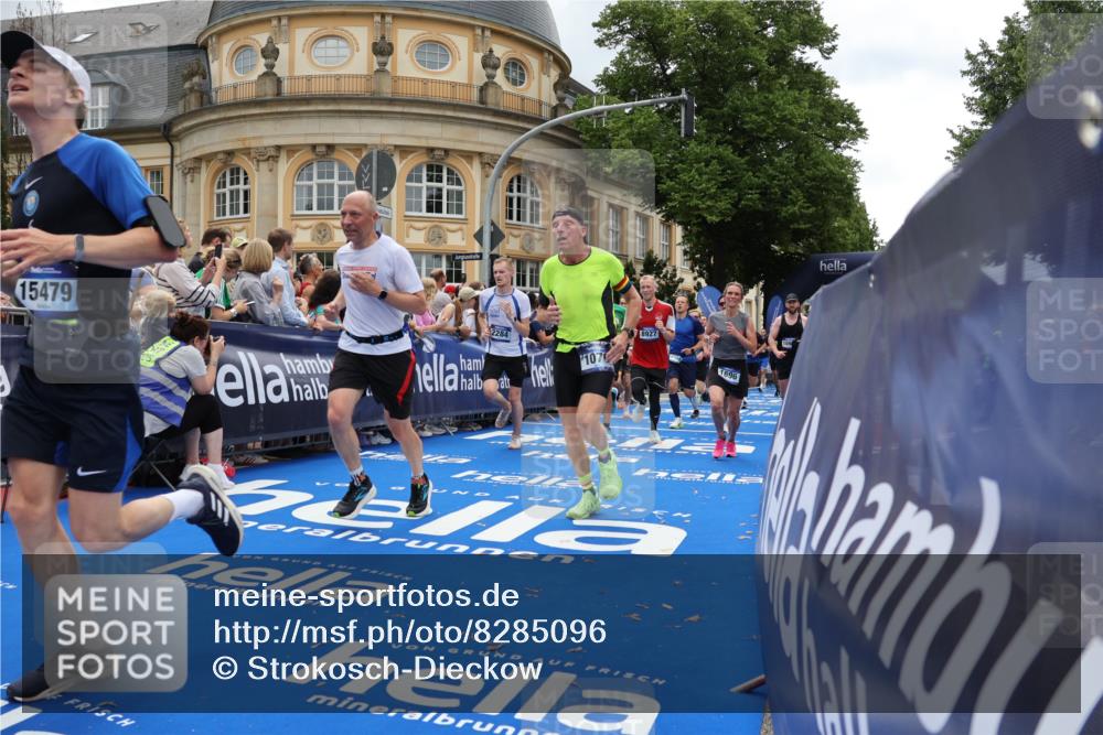 29.06.2025 - hella hamburg halbmarathon Strokosch-Dieckow http://msf.ph/oto/8285096 29.06.2025 10:47:35 Ziel 1070, 1320, 1592, 1696, 2284, 2708, 2953, 3304, 5889, 6009, 7962, 8023, 8234, 8852, 8927, 10969, 10988, 11021, 11283, 12870, 13223, 13303, 13948, 14618, 14619, 15451, 15478, 15479, 16205, 17846, 17905, 18104, 18970, 19181 meine-sportfotos.de