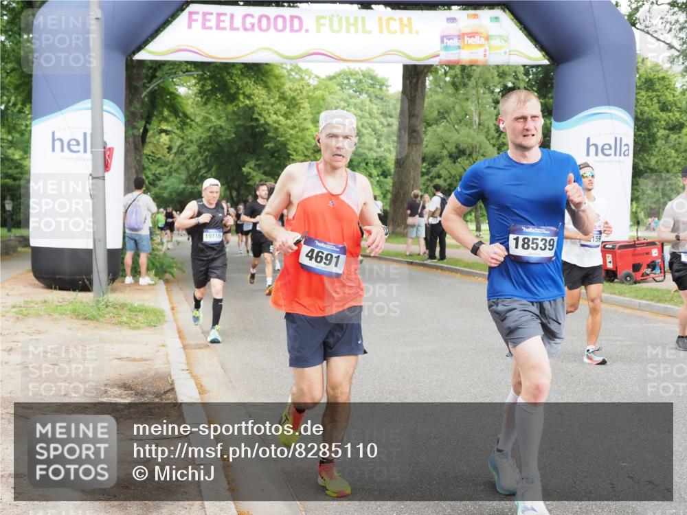 29.06.2025 - hella hamburg halbmarathon MichiJ http://msf.ph/oto/8285110 29.06.2025 10:32:47 Zwischen KM18-KM19 1057, 1391, 1902, 4691, 5648, 6903, 7710, 12159, 17912, 18539 meine-sportfotos.de