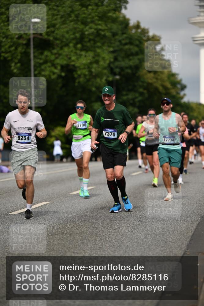 29.06.2025 - hella hamburg halbmarathon Dr. Thomas Lammeyer http://msf.ph/oto/8285116 29.06.2025 10:15:56 Kennedybrücke 1062, 1790, 2661, 3746, 3837, 4499, 6966, 7370, 7474, 8206, 8207, 8368, 9119, 9253, 9254, 9405, 10042 meine-sportfotos.de