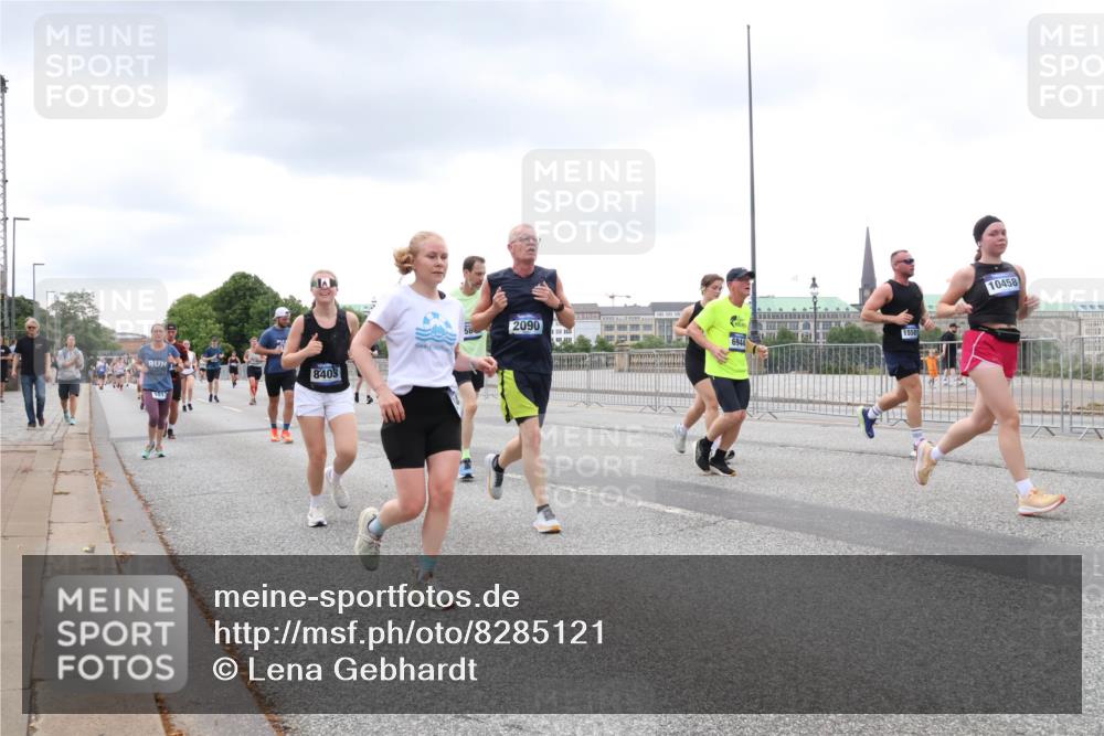29.06.2025 - hella hamburg halbmarathon Lena Gebhardt http://msf.ph/oto/8285121 29.06.2025 10:55:18 Lombardsbrücke 101, 8403, 2090, 1558, 6944, 10458, 1013, 1616, 1873, 1917, 2090, 2452, 3002, 3115, 3157, 3274, 3577, 4039, 4191, 4192, 4628, 5040, 5392, 5483, 5487, 5727, 6395, 6396, 6839, 6944, 7219, 7238, 7548, 7680, 7766, 8403, 8519, 8626, 9596, 9614, 9618, 9857, 9858, 10109, 10458, 10559, 10686, 10885, 11109, 11737, 11788, 11908, 12147, 12148, 12240, 12902, 13098, 13230, 13548, 13944, 13945, 13979, 13980, 14515, 14727, 15152, 15160, 16385 meine-sportfotos.de
