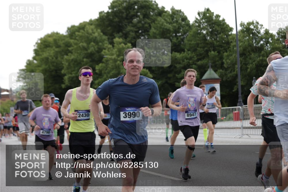 29.06.2025 - hella hamburg halbmarathon Jannik Wohlers http://msf.ph/oto/8285130 29.06.2025 10:35:32 Lombardsbrücke 1036, 1108, 1183, 1336, 1775, 2352, 2520, 2811, 2827, 3401, 3598, 3990, 4326, 4413, 4798, 6021, 6184, 6845, 7304, 8333, 8356, 8947, 9432, 9744, 9819, 10047, 10119, 10567, 11187, 11198, 11979, 12097, 12342, 12408, 12430, 12869, 13318, 13492, 13602, 14134, 14189, 14955, 15248, 15281, 15612, 15827, 15830, 16487, 16570, 16571, 17635, 17817, 18541, 18570, 18688 meine-sportfotos.de