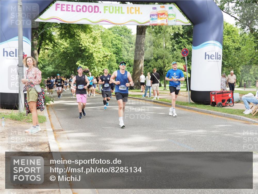 29.06.2025 - hella hamburg halbmarathon MichiJ http://msf.ph/oto/8285134 29.06.2025 10:58:48 Zwischen KM18-KM19 9560, 16473, 18320 meine-sportfotos.de