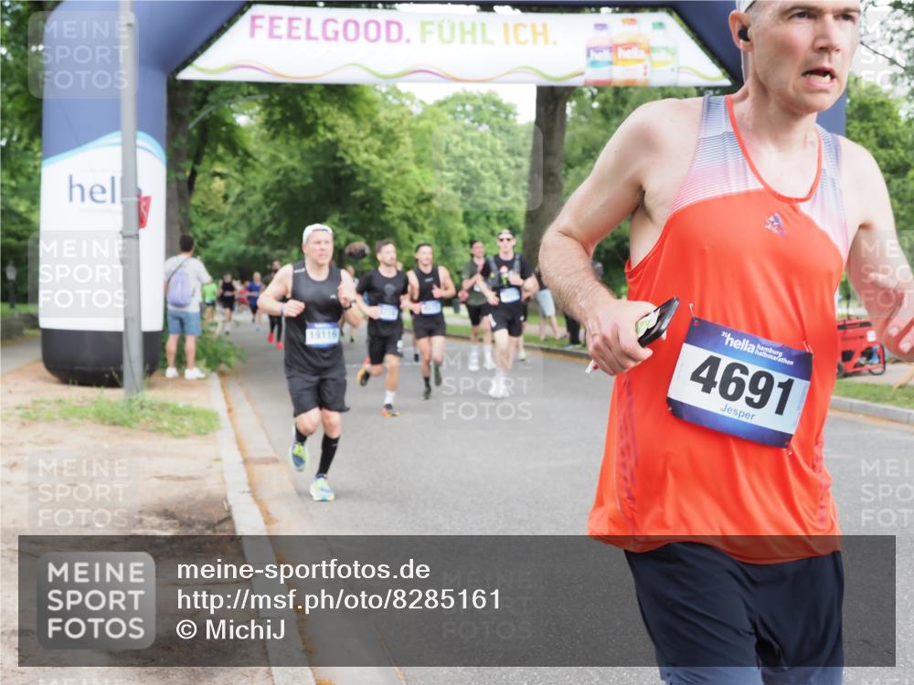 29.06.2025 - hella hamburg halbmarathon MichiJ http://msf.ph/oto/8285161 29.06.2025 10:32:48 Zwischen KM18-KM19 1057, 1391, 1902, 4691, 5648, 6575, 7710, 8218, 12159, 16316, 17912, 18539, 19116 meine-sportfotos.de