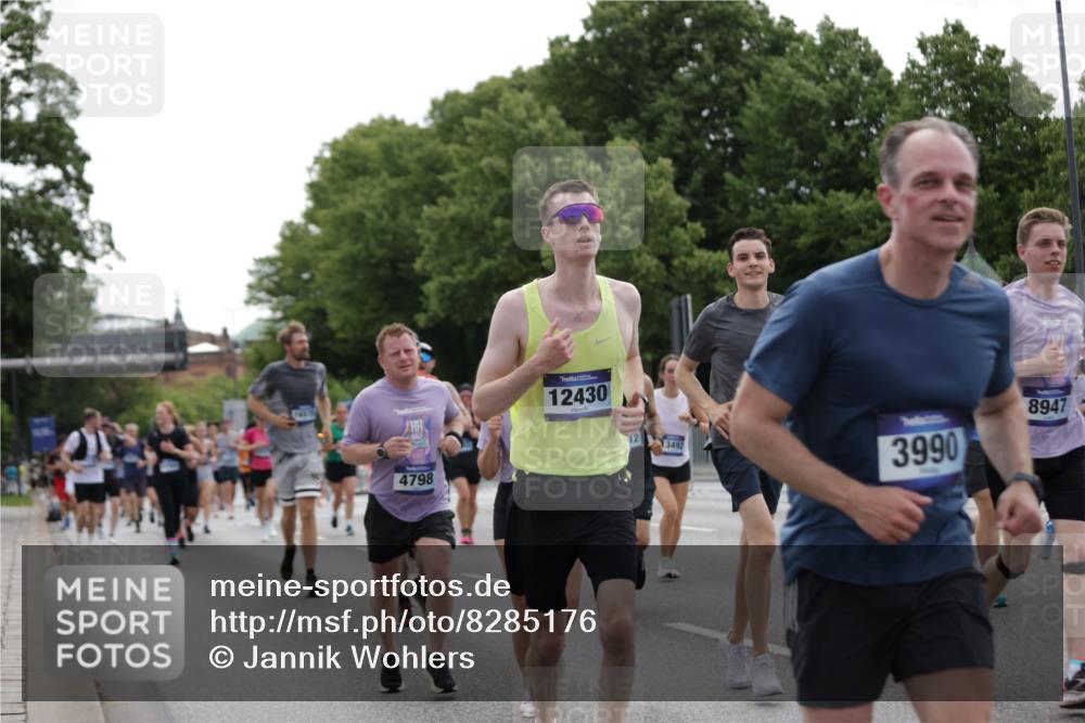 29.06.2025 - hella hamburg halbmarathon Jannik Wohlers http://msf.ph/oto/8285176 29.06.2025 10:35:33 Lombardsbrücke 1036, 1108, 1183, 1775, 2352, 2520, 2811, 2827, 2870, 3401, 3598, 3877, 3990, 4326, 4413, 4798, 6021, 6184, 6845, 7304, 8333, 8356, 8947, 9432, 9744, 10047, 10119, 10567, 11187, 11198, 11979, 12097, 12342, 12408, 12430, 12869, 13318, 13492, 13602, 14134, 14189, 14249, 14955, 15248, 15281, 15612, 15827, 15830, 16487, 16570, 16571, 17635, 17817, 18541, 18570, 18688 meine-sportfotos.de