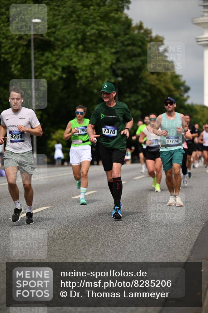 29.06.2025 - hella hamburg halbmarathon Dr. Thomas Lammeyer http://msf.ph/oto/8285206 29.06.2025 10:15:56 Kennedybrücke 1062, 1790, 2661, 3746, 3837, 4499, 6966, 7370, 7474, 8206, 8207, 8368, 9119, 9253, 9254, 9405, 10042 meine-sportfotos.de