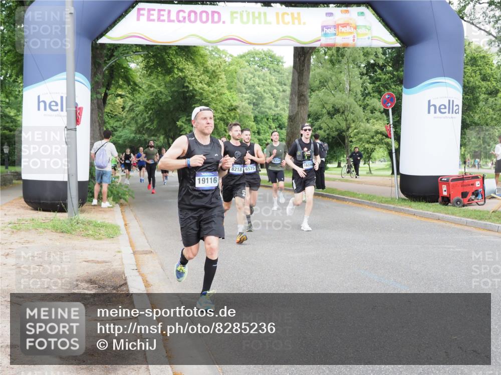 29.06.2025 - hella hamburg halbmarathon MichiJ http://msf.ph/oto/8285236 29.06.2025 10:32:49 Zwischen KM18-KM19 1057, 1391, 1902, 4691, 5648, 6575, 7710, 8218, 12159, 16316, 17912, 18539, 19116 meine-sportfotos.de