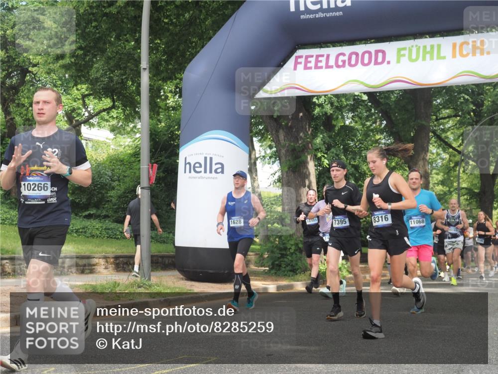 29.06.2025 - hella hamburg halbmarathon KatJ http://msf.ph/oto/8285259 29.06.2025 10:41:23 Zwischen KM18-KM19 1496, 1628, 2630, 6938, 7395, 8316, 8698 meine-sportfotos.de