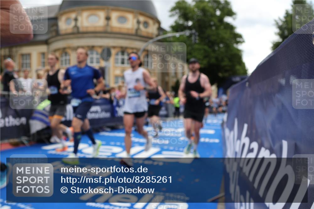 29.06.2025 - hella hamburg halbmarathon Strokosch-Dieckow http://msf.ph/oto/8285261 29.06.2025 10:47:38 Ziel 1070, 1320, 1696, 2284, 2708, 5889, 5915, 6009, 7962, 8023, 8234, 8927, 10969, 10988, 11283, 12679, 13223, 13303, 13948, 14618, 14619, 15451, 15478, 15479, 16205, 17229, 18104, 18430, 18970, 19181 meine-sportfotos.de