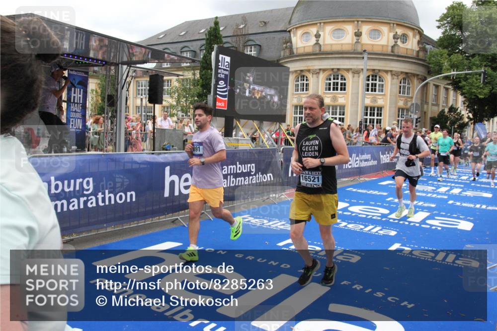 29.06.2025 - hella hamburg halbmarathon Michael Strokosch http://msf.ph/oto/8285263 29.06.2025 10:55:21 Ziel 4189, 5643, 6723, 6891, 8487, 8973, 10188, 10263, 10582, 11184, 12526, 13236, 13470, 15854, 16521, 16985, 18290, 18380, 18531 meine-sportfotos.de