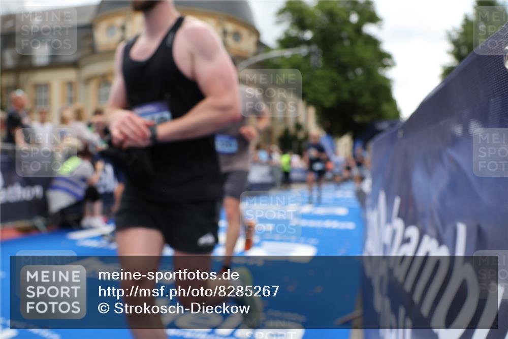 29.06.2025 - hella hamburg halbmarathon Strokosch-Dieckow http://msf.ph/oto/8285267 29.06.2025 10:47:39 Ziel 1070, 1320, 1696, 2284, 2340, 2708, 5889, 5915, 6009, 7962, 8023, 8927, 10969, 10988, 11283, 12679, 13948, 14618, 14619, 15451, 15478, 16205, 17229, 18104, 18430, 18970, 19181 meine-sportfotos.de