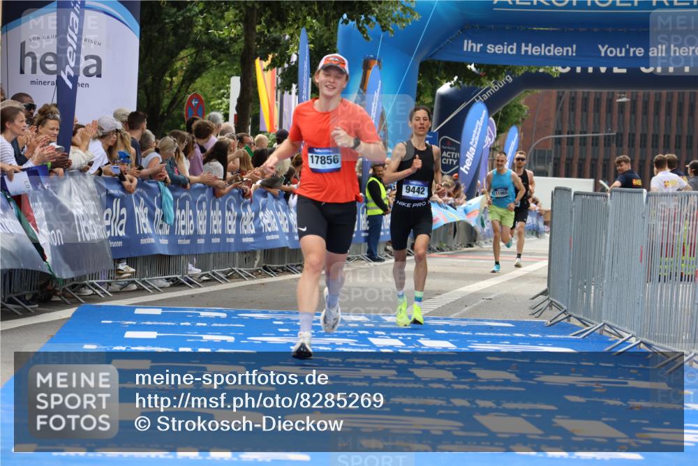 29.06.2025 - hella hamburg halbmarathon Strokosch-Dieckow http://msf.ph/oto/8285269 29.06.2025 10:21:29 Ziel 9442, 17856 meine-sportfotos.de