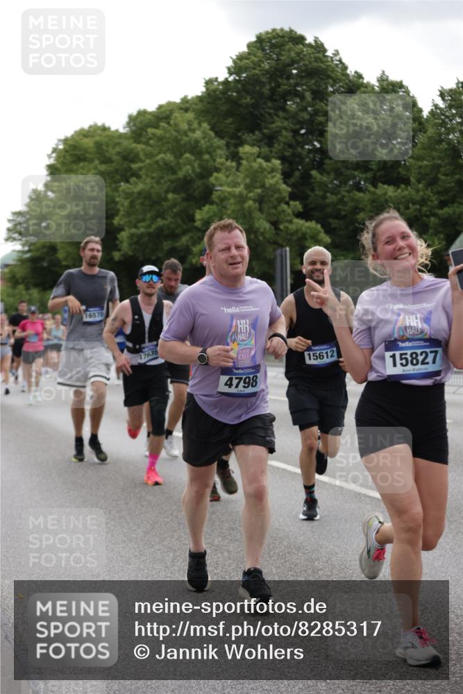 29.06.2025 - hella hamburg halbmarathon Jannik Wohlers http://msf.ph/oto/8285317 29.06.2025 10:35:34 Lombardsbrücke 1036, 1108, 1183, 1775, 1780, 2352, 2520, 2811, 2827, 2870, 3401, 3598, 3877, 3990, 4326, 4413, 4798, 6021, 6184, 6845, 7304, 8333, 8356, 8947, 9432, 9744, 10047, 10119, 10567, 11187, 11198, 11979, 12097, 12342, 12408, 12430, 12869, 13318, 13492, 13602, 14134, 14189, 14249, 14251, 14955, 15248, 15281, 15612, 15827, 15830, 15876, 16487, 16570, 16571, 17635, 18541, 18570, 18688 meine-sportfotos.de