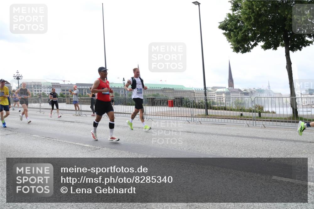 29.06.2025 - hella hamburg halbmarathon Lena Gebhardt http://msf.ph/oto/8285340 29.06.2025 10:35:34 Lombardsbrücke 531, 1108, 1336, 1497, 1717, 1730, 1786, 1821, 2001, 2198, 2352, 2376, 2425, 2751, 2787, 2811, 2827, 3243, 3828, 3958, 4333, 4564, 4703, 4704, 4902, 4965, 5027, 5147, 5240, 5531, 5793, 6021, 6029, 6189, 6365, 6381, 6471, 6746, 6803, 6859, 6867, 7267, 7304, 7382, 7927, 8249, 8296, 8333, 8567, 9342, 9470, 9803, 9806, 9819, 10393, 10531, 10565, 10652, 11233, 11320, 11359, 11565, 11838, 11839, 11886, 12026, 12062, 12326, 12408 meine-sportfotos.de