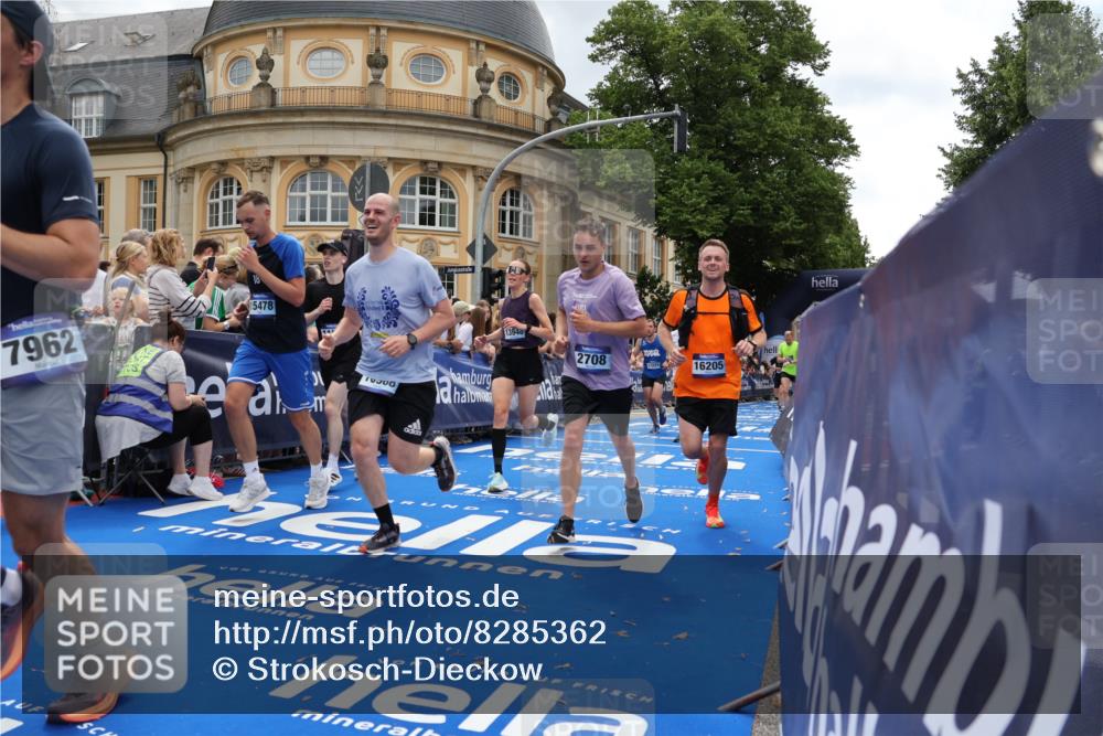 29.06.2025 - hella hamburg halbmarathon Strokosch-Dieckow http://msf.ph/oto/8285362 29.06.2025 10:47:43 Ziel 2340, 2708, 5915, 7962, 8564, 10988, 11283, 11961, 12679, 13948, 14383, 14618, 15478, 16205, 17229, 18356, 18430, 18836, 18970 meine-sportfotos.de
