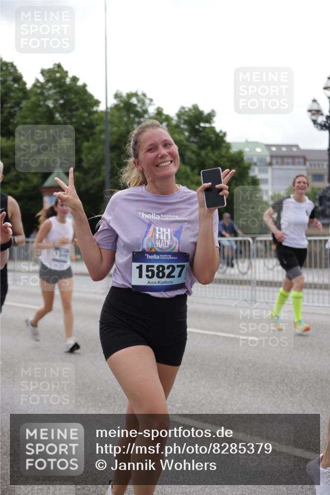 29.06.2025 - hella hamburg halbmarathon Jannik Wohlers http://msf.ph/oto/8285379 29.06.2025 10:35:35 Lombardsbrücke 1008, 1010, 1036, 1108, 1183, 1775, 1780, 2352, 2520, 2811, 2827, 2870, 3401, 3598, 3877, 3990, 4326, 4413, 4798, 5666, 6021, 6184, 6845, 7086, 7275, 7304, 8333, 8356, 8947, 9432, 9744, 10047, 10119, 10567, 11187, 11198, 11979, 12097, 12342, 12430, 12869, 13492, 13602, 14134, 14189, 14249, 14251, 14955, 15078, 15248, 15281, 15612, 15827, 15830, 15876, 16570, 16571, 17635, 18541, 18688 meine-sportfotos.de