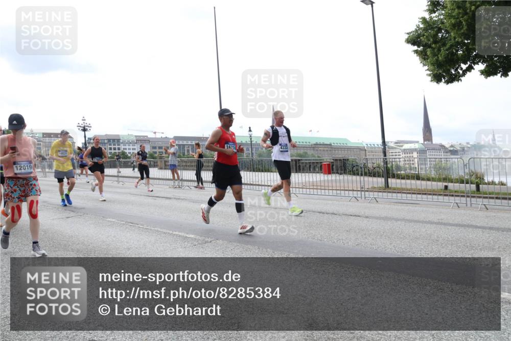 29.06.2025 - hella hamburg halbmarathon Lena Gebhardt http://msf.ph/oto/8285384 29.06.2025 10:35:34 Lombardsbrücke 12019, 10531, 16710, 4333, 1108, 1336, 1497, 1717, 1730, 1786, 1821, 2001, 2198, 2352, 2376, 2425, 2751, 2787, 2811, 2827, 3243, 3828, 3958, 4333, 4564, 4703, 4704, 4902, 4965, 5027, 5147, 5240, 5531, 5793, 6021, 6029, 6189, 6365, 6381, 6471, 6746, 6803, 6859, 6867, 7267, 7304, 7382, 7927, 8249, 8296, 8333, 8567, 9342, 9470, 9803, 9806, 9819, 10393, 10531, 10565, 10652, 11233, 11320, 11359, 11565, 11838, 11839, 11886, 12026, 12062, 12326, 12408 meine-sportfotos.de