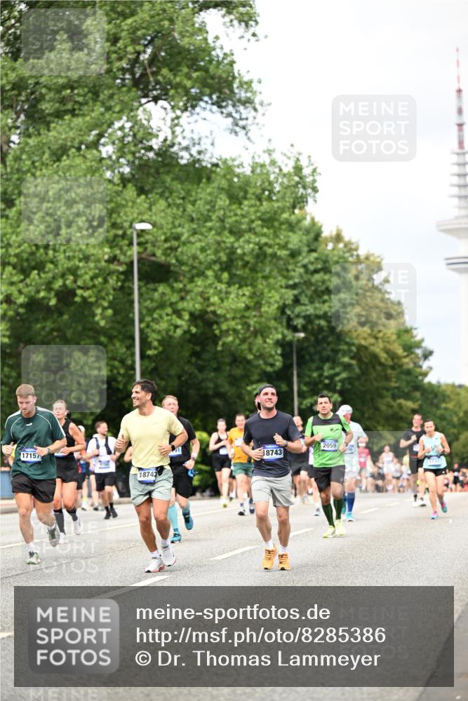 29.06.2025 - hella hamburg halbmarathon Dr. Thomas Lammeyer http://msf.ph/oto/8285386 29.06.2025 10:37:04 Kennedybrücke 1078, 1199, 1237, 1647, 1732, 1879, 2059, 2384, 2959, 3221, 3391, 3422, 3653, 3660, 3670, 3708, 3753, 4030, 4096, 4446, 4555, 5110, 5156, 5581, 6861, 7135, 7531, 7749, 7750, 8170, 8175, 8595, 8839, 9034, 9289, 9471, 9542, 9768, 9780, 9812, 10002, 10203, 10770 meine-sportfotos.de