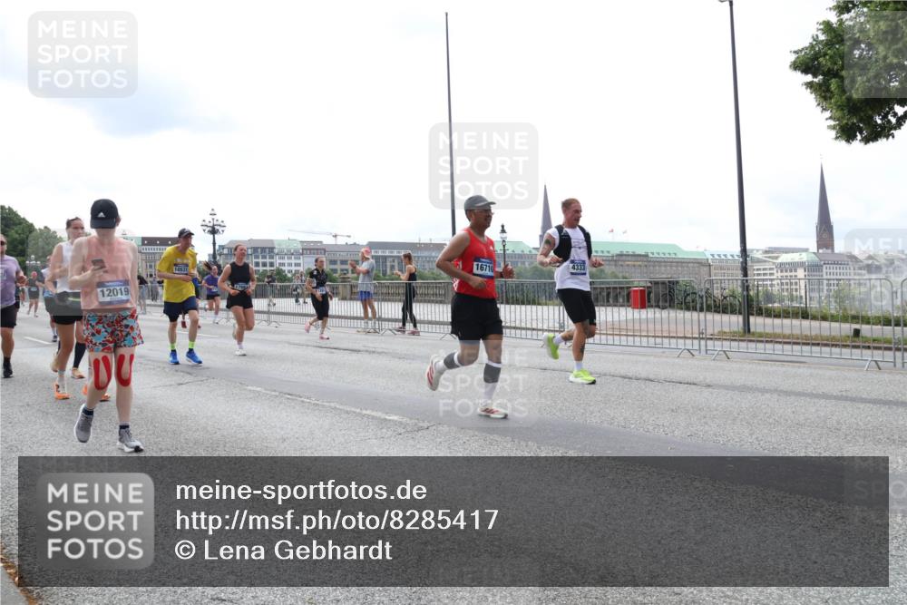 29.06.2025 - hella hamburg halbmarathon Lena Gebhardt http://msf.ph/oto/8285417 29.06.2025 10:35:34 Lombardsbrücke 12019, 10531, 16710, 4333, 1108, 1336, 1497, 1717, 1730, 1786, 1821, 2001, 2198, 2352, 2376, 2425, 2751, 2787, 2811, 2827, 3243, 3828, 3958, 4333, 4564, 4703, 4704, 4902, 4965, 5027, 5147, 5240, 5531, 5793, 6021, 6029, 6189, 6365, 6381, 6471, 6746, 6803, 6859, 6867, 7267, 7304, 7382, 7927, 8249, 8296, 8333, 8567, 9342, 9470, 9803, 9806, 9819, 10393, 10531, 10565, 10652, 11233, 11320, 11359, 11565, 11838, 11839, 11886, 12026, 12062, 12326, 12408 meine-sportfotos.de