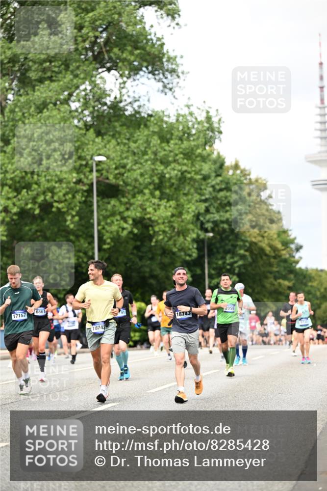29.06.2025 - hella hamburg halbmarathon Dr. Thomas Lammeyer http://msf.ph/oto/8285428 29.06.2025 10:37:04 Kennedybrücke 1078, 1199, 1237, 1647, 1732, 1879, 2059, 2384, 2959, 3221, 3391, 3422, 3653, 3660, 3670, 3708, 3753, 4030, 4096, 4446, 4555, 5110, 5156, 5581, 6861, 7135, 7531, 7749, 7750, 8170, 8175, 8595, 8839, 9034, 9289, 9471, 9542, 9768, 9780, 9812, 10002, 10203, 10770 meine-sportfotos.de