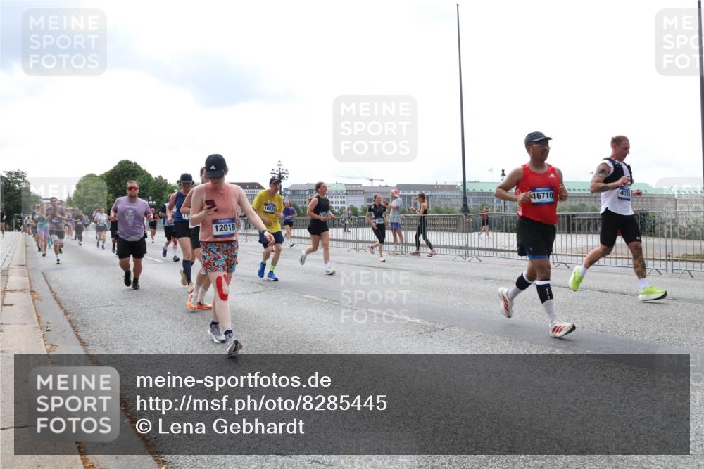 29.06.2025 - hella hamburg halbmarathon Lena Gebhardt http://msf.ph/oto/8285445 29.06.2025 10:35:34 Lombardsbrücke 17, 12019, 10531, 16710, 4333, 1108, 1336, 1497, 1717, 1730, 1786, 1821, 2001, 2198, 2352, 2376, 2425, 2751, 2787, 2811, 2827, 3243, 3828, 3958, 4333, 4564, 4703, 4704, 4902, 4965, 5027, 5147, 5240, 5531, 5793, 6021, 6029, 6189, 6365, 6381, 6471, 6746, 6803, 6859, 6867, 7267, 7304, 7382, 7927, 8249, 8296, 8333, 8567, 9342, 9470, 9803, 9806, 9819, 10393, 10531, 10565, 10652, 11233, 11320, 11359, 11565, 11838, 11839, 11886, 12026, 12062, 12326, 12408 meine-sportfotos.de