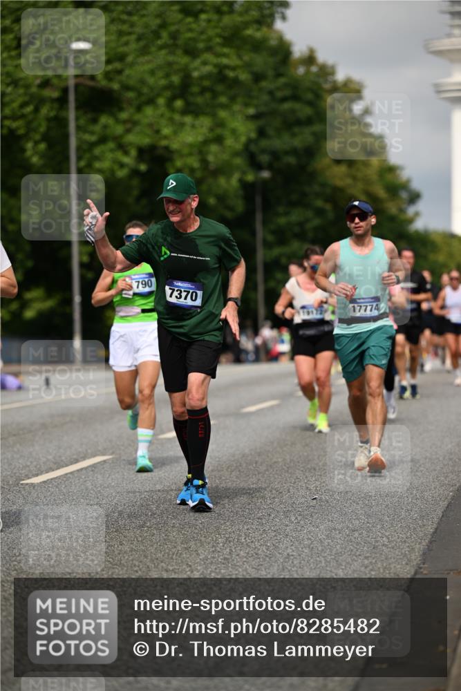 29.06.2025 - hella hamburg halbmarathon Dr. Thomas Lammeyer http://msf.ph/oto/8285482 29.06.2025 10:15:57 Kennedybrücke 1062, 1790, 2661, 3746, 3837, 4499, 6966, 7370, 7474, 8206, 8207, 8368, 9119, 9253, 9254, 9405, 10042 meine-sportfotos.de