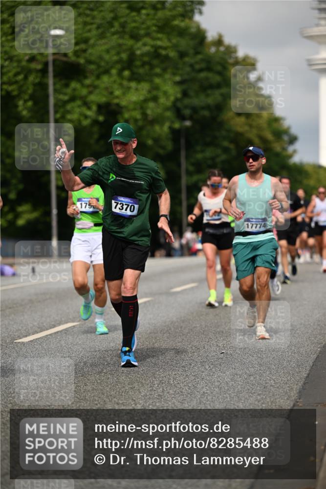 29.06.2025 - hella hamburg halbmarathon Dr. Thomas Lammeyer http://msf.ph/oto/8285488 29.06.2025 10:15:57 Kennedybrücke 1062, 1790, 2661, 3746, 3837, 4499, 6966, 7370, 7474, 8206, 8207, 8368, 9119, 9253, 9254, 9405, 10042 meine-sportfotos.de