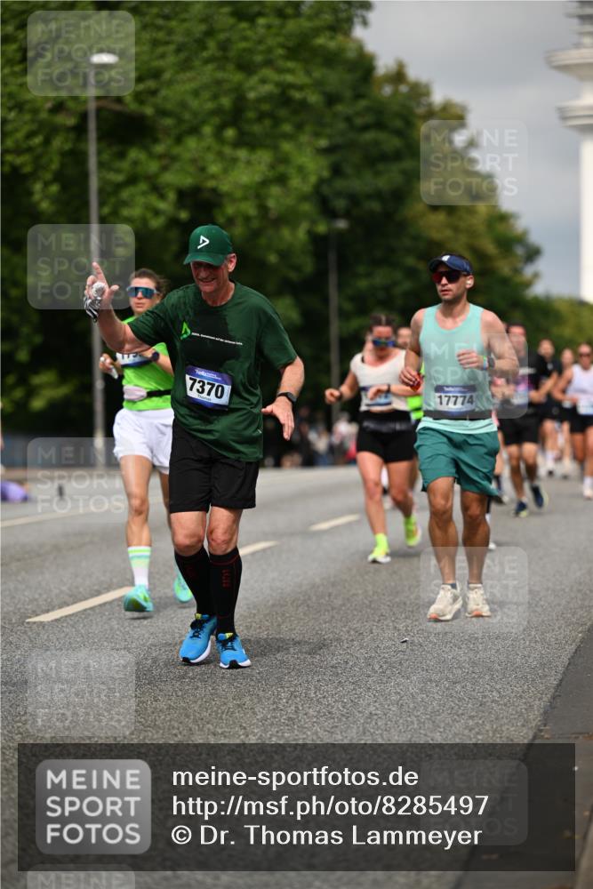29.06.2025 - hella hamburg halbmarathon Dr. Thomas Lammeyer http://msf.ph/oto/8285497 29.06.2025 10:15:57 Kennedybrücke 1062, 1790, 2661, 3746, 3837, 4499, 6966, 7370, 7474, 8206, 8207, 8368, 9119, 9253, 9254, 9405, 10042 meine-sportfotos.de