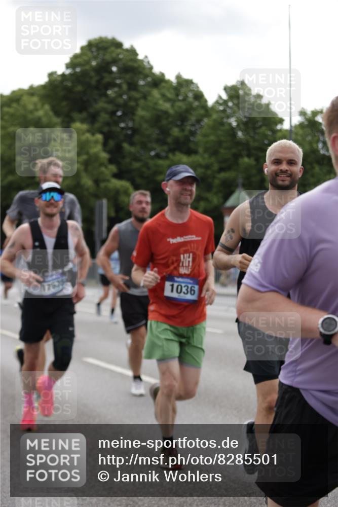 29.06.2025 - hella hamburg halbmarathon Jannik Wohlers http://msf.ph/oto/8285501 29.06.2025 10:35:35 Lombardsbrücke 1008, 1010, 1036, 1108, 1183, 1775, 1780, 2352, 2520, 2811, 2827, 2870, 3401, 3598, 3877, 3990, 4326, 4413, 4798, 5666, 6021, 6184, 6845, 7086, 7275, 7304, 8333, 8356, 8947, 9432, 9744, 10047, 10119, 10567, 11187, 11198, 11979, 12097, 12342, 12430, 12869, 13492, 13602, 14134, 14189, 14249, 14251, 14955, 15078, 15248, 15281, 15612, 15827, 15830, 15876, 16570, 16571, 17635, 18541, 18688 meine-sportfotos.de