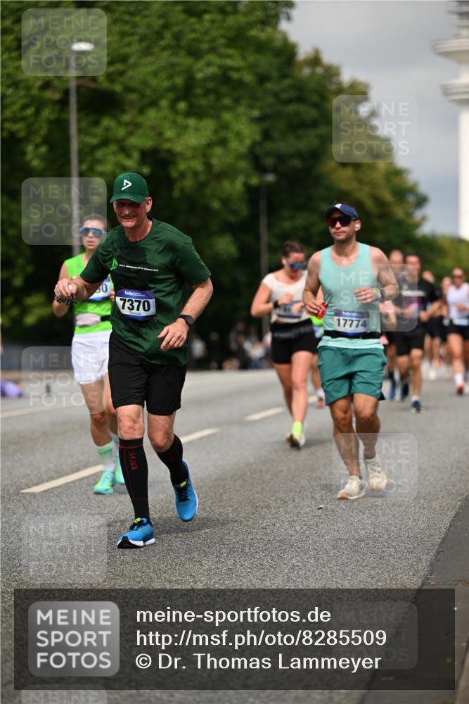 29.06.2025 - hella hamburg halbmarathon Dr. Thomas Lammeyer http://msf.ph/oto/8285509 29.06.2025 10:15:58 Kennedybrücke 1062, 1790, 2661, 3746, 3837, 4499, 6966, 7370, 7474, 8206, 8207, 8368, 9119, 9253, 9254, 9405 meine-sportfotos.de