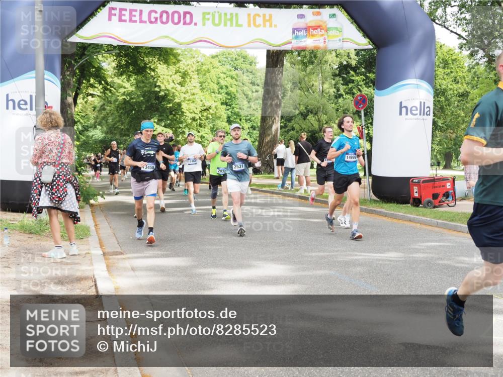 29.06.2025 - hella hamburg halbmarathon MichiJ http://msf.ph/oto/8285523 29.06.2025 10:58:54 Zwischen KM18-KM19 2032, 2531, 2961, 6518, 7941, 8274, 9560, 10443, 12467, 13458, 13951, 14999, 15352, 18320 meine-sportfotos.de