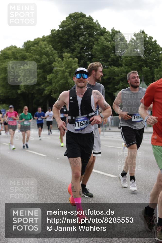 29.06.2025 - hella hamburg halbmarathon Jannik Wohlers http://msf.ph/oto/8285553 29.06.2025 10:35:36 Lombardsbrücke 1008, 1010, 1036, 1108, 1183, 1775, 1780, 2352, 2520, 2811, 2827, 2870, 3401, 3598, 3877, 3990, 4326, 4413, 4798, 5666, 6184, 6845, 6896, 7086, 7275, 7304, 8356, 8947, 9432, 9744, 10047, 10119, 11187, 11198, 11979, 12342, 12430, 12869, 13492, 13600, 13602, 14134, 14189, 14249, 14251, 14955, 15075, 15078, 15248, 15281, 15612, 15827, 15830, 15876, 16570, 16571, 17635, 18541, 18688 meine-sportfotos.de