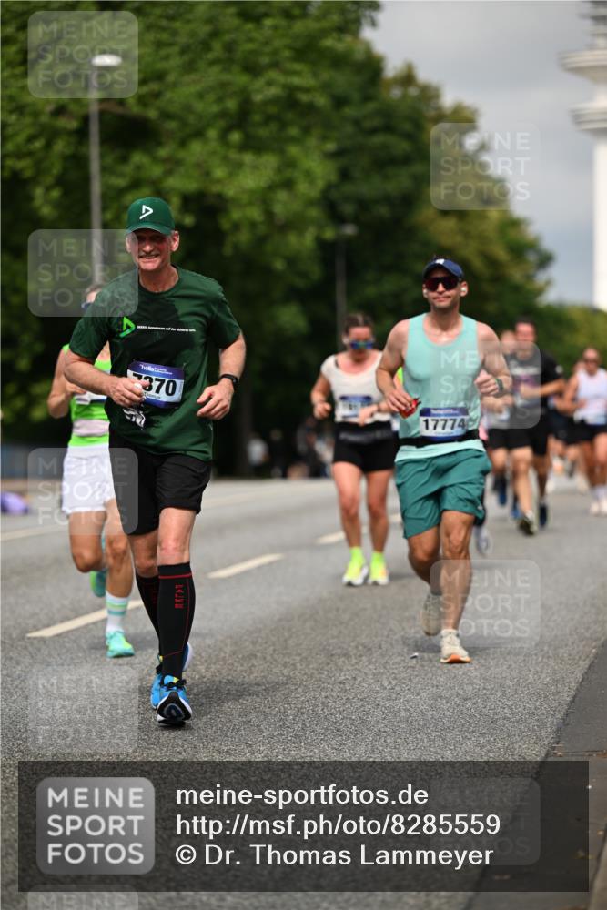 29.06.2025 - hella hamburg halbmarathon Dr. Thomas Lammeyer http://msf.ph/oto/8285559 29.06.2025 10:15:58 Kennedybrücke 1062, 1790, 2661, 3746, 3837, 4499, 6966, 7370, 7474, 8206, 8207, 8368, 9119, 9253, 9254, 9405 meine-sportfotos.de