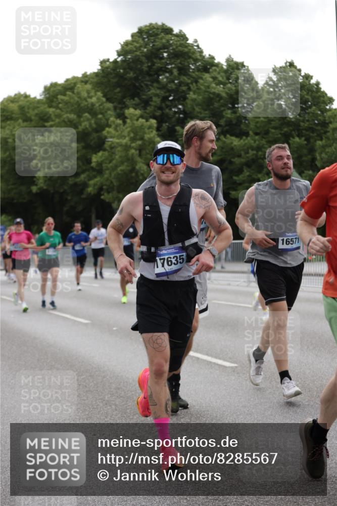 29.06.2025 - hella hamburg halbmarathon Jannik Wohlers http://msf.ph/oto/8285567 29.06.2025 10:35:36 Lombardsbrücke 1008, 1010, 1036, 1108, 1183, 1775, 1780, 2352, 2520, 2811, 2827, 2870, 3401, 3598, 3877, 3990, 4326, 4413, 4798, 5666, 6184, 6845, 6896, 7086, 7275, 7304, 8356, 8947, 9432, 9744, 10047, 10119, 11187, 11198, 11979, 12342, 12430, 12869, 13492, 13600, 13602, 14134, 14189, 14249, 14251, 14955, 15075, 15078, 15248, 15281, 15612, 15827, 15830, 15876, 16570, 16571, 17635, 18541, 18688 meine-sportfotos.de