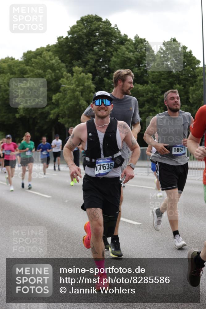29.06.2025 - hella hamburg halbmarathon Jannik Wohlers http://msf.ph/oto/8285586 29.06.2025 10:35:36 Lombardsbrücke 1008, 1010, 1036, 1108, 1183, 1775, 1780, 2352, 2520, 2811, 2827, 2870, 3401, 3598, 3877, 3990, 4326, 4413, 4798, 5666, 6184, 6845, 6896, 7086, 7275, 7304, 8356, 8947, 9432, 9744, 10047, 10119, 11187, 11198, 11979, 12342, 12430, 12869, 13492, 13600, 13602, 14134, 14189, 14249, 14251, 14955, 15075, 15078, 15248, 15281, 15612, 15827, 15830, 15876, 16570, 16571, 17635, 18541, 18688 meine-sportfotos.de