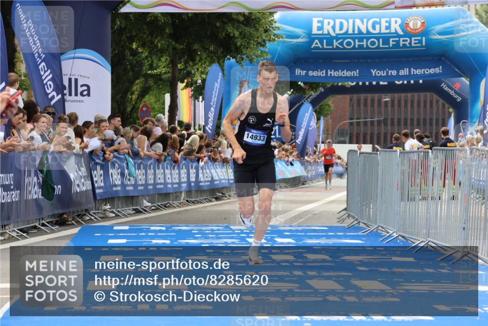 29.06.2025 - hella hamburg halbmarathon Strokosch-Dieckow http://msf.ph/oto/8285620 29.06.2025 10:21:17 Ziel 14933 meine-sportfotos.de