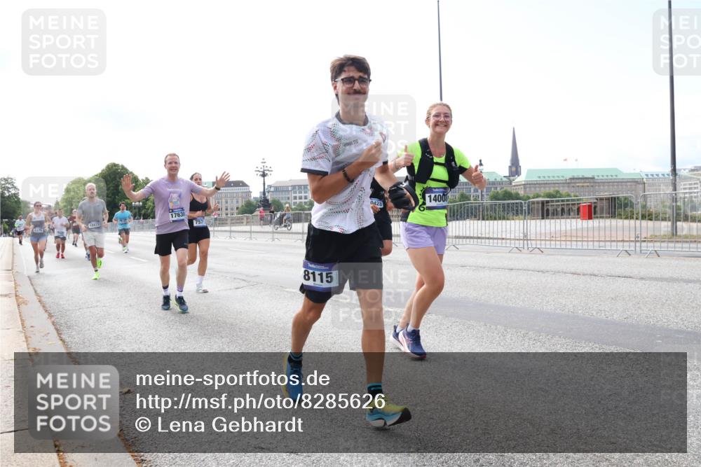 29.06.2025 - hella hamburg halbmarathon Lena Gebhardt http://msf.ph/oto/8285626 29.06.2025 10:11:45 Lombardsbrücke 1328, 1531, 1866, 1992, 3363, 3837, 4227, 5379, 5605, 7571, 8115, 8368, 8807, 8810, 9119, 9191, 9428, 10042, 10372, 10409, 10428, 11321, 11507, 11537, 11755, 11917, 12286, 12473, 13177, 13203, 13542, 13603, 13939, 13958, 14008, 14149, 14384, 15797, 15945, 16383, 17080, 17638, 17774, 17787, 17866, 18261, 18278, 18382, 18395, 19172 meine-sportfotos.de