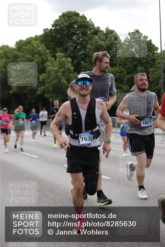29.06.2025 - hella hamburg halbmarathon Jannik Wohlers http://msf.ph/oto/8285630 29.06.2025 10:35:36 Lombardsbrücke 1008, 1010, 1036, 1108, 1183, 1775, 1780, 2352, 2520, 2811, 2827, 2870, 3401, 3598, 3877, 3990, 4326, 4413, 4798, 5666, 6184, 6845, 6896, 7086, 7275, 7304, 8356, 8947, 9432, 9744, 10047, 10119, 11187, 11198, 11979, 12342, 12430, 12869, 13492, 13600, 13602, 14134, 14189, 14249, 14251, 14955, 15075, 15078, 15248, 15281, 15612, 15827, 15830, 15876, 16570, 16571, 17635, 18541, 18688 meine-sportfotos.de