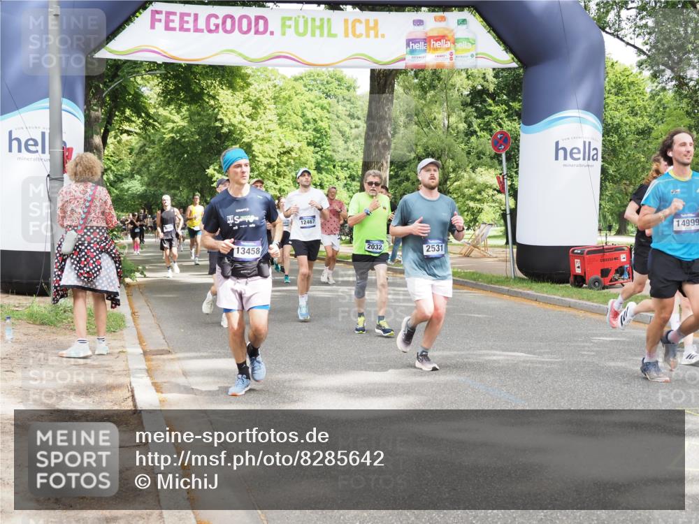 29.06.2025 - hella hamburg halbmarathon MichiJ http://msf.ph/oto/8285642 29.06.2025 10:58:55 Zwischen KM18-KM19 2032, 2531, 2961, 6518, 7941, 8274, 10443, 12467, 13458, 13951, 14999, 15352, 18320 meine-sportfotos.de