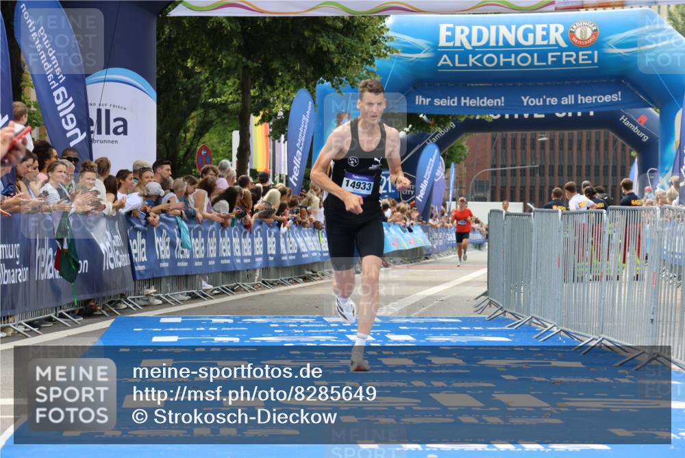 29.06.2025 - hella hamburg halbmarathon Strokosch-Dieckow http://msf.ph/oto/8285649 29.06.2025 10:21:17 Ziel 14933 meine-sportfotos.de