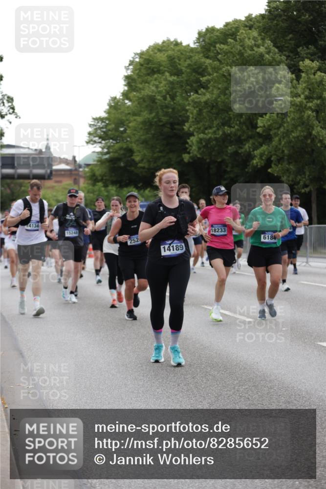 29.06.2025 - hella hamburg halbmarathon Jannik Wohlers http://msf.ph/oto/8285652 29.06.2025 10:35:37 Lombardsbrücke 1008, 1010, 1036, 1183, 1775, 1780, 2352, 2520, 2827, 2870, 3401, 3598, 3699, 3877, 3990, 4326, 4413, 4798, 5666, 6184, 6845, 6896, 7086, 7275, 8356, 8947, 9432, 9744, 10047, 11010, 11187, 11198, 11979, 12342, 12430, 12660, 12661, 12869, 13492, 13600, 13602, 14134, 14189, 14249, 14251, 14955, 15075, 15078, 15248, 15281, 15587, 15612, 15617, 15618, 15827, 15830, 15876, 16570, 16571, 17635, 18541, 18688 meine-sportfotos.de