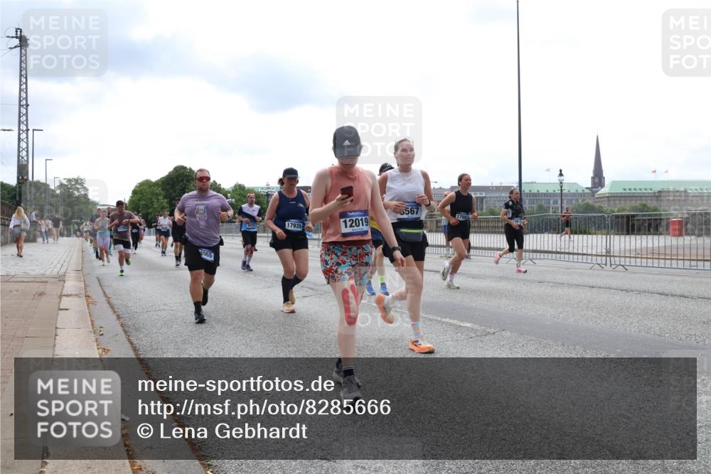 29.06.2025 - hella hamburg halbmarathon Lena Gebhardt http://msf.ph/oto/8285666 29.06.2025 10:35:35 Lombardsbrücke 4965, 5567, 9470, 17935, 12019, 1108, 1336, 1497, 1717, 1730, 1786, 1821, 2001, 2198, 2352, 2376, 2425, 2751, 2787, 2811, 2827, 3243, 3598, 3828, 3958, 4333, 4564, 4703, 4704, 4902, 4965, 5027, 5147, 5240, 5531, 5793, 6021, 6029, 6189, 6365, 6381, 6471, 6746, 6845, 6859, 6867, 7267, 7304, 7382, 7927, 8249, 8296, 8333, 8567, 9342, 9470, 9803, 9806, 9819, 10393, 10531, 10565, 10652, 11233, 11320, 11359, 11565, 11838, 11839, 11886, 12026, 12062, 12326, 12408 meine-sportfotos.de