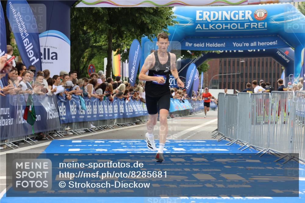 29.06.2025 - hella hamburg halbmarathon Strokosch-Dieckow http://msf.ph/oto/8285681 29.06.2025 10:21:17 Ziel 14933 meine-sportfotos.de