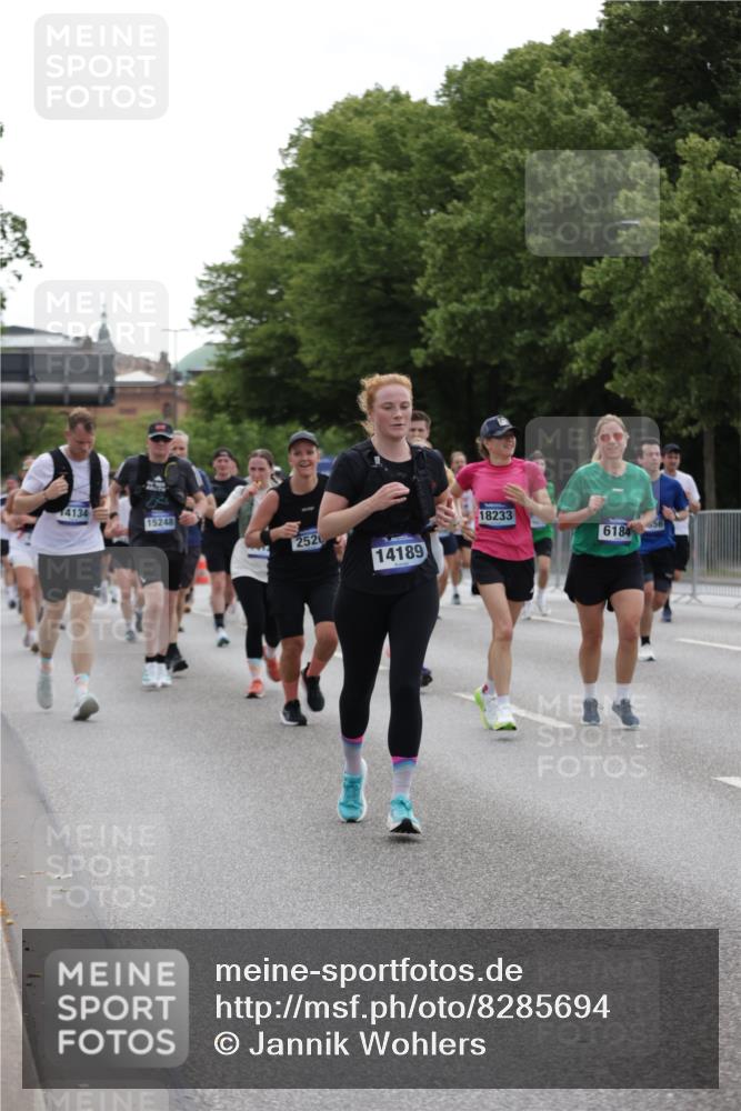 29.06.2025 - hella hamburg halbmarathon Jannik Wohlers http://msf.ph/oto/8285694 29.06.2025 10:35:37 Lombardsbrücke 1008, 1010, 1036, 1183, 1775, 1780, 2352, 2520, 2827, 2870, 3401, 3598, 3699, 3877, 3990, 4326, 4413, 4798, 5666, 6184, 6845, 6896, 7086, 7275, 8356, 8947, 9432, 9744, 10047, 11010, 11187, 11198, 11979, 12342, 12430, 12660, 12661, 12869, 13492, 13600, 13602, 14134, 14189, 14249, 14251, 14955, 15075, 15078, 15248, 15281, 15587, 15612, 15617, 15618, 15827, 15830, 15876, 16570, 16571, 17635, 18541, 18688 meine-sportfotos.de